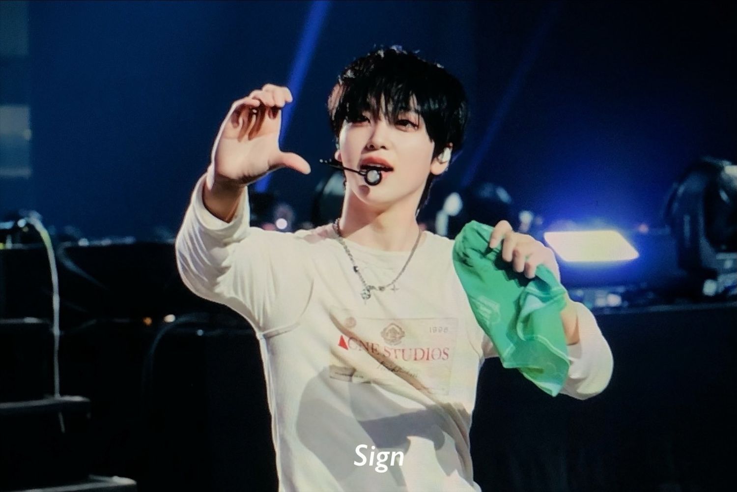 Behind-the-scenes cut of Hyeongjun (CRAVITY)