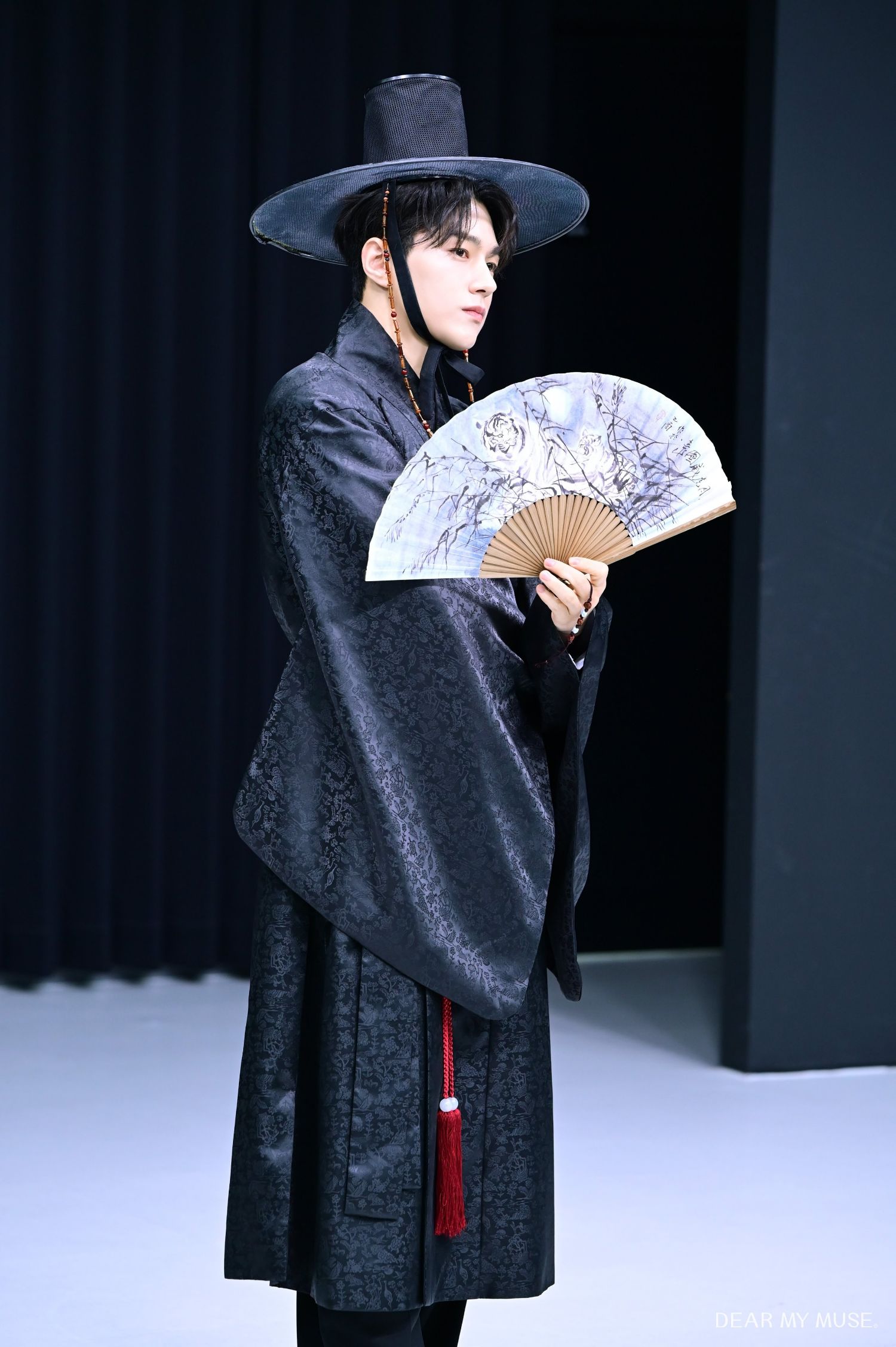 Recent activity shot of L (INFINITE)