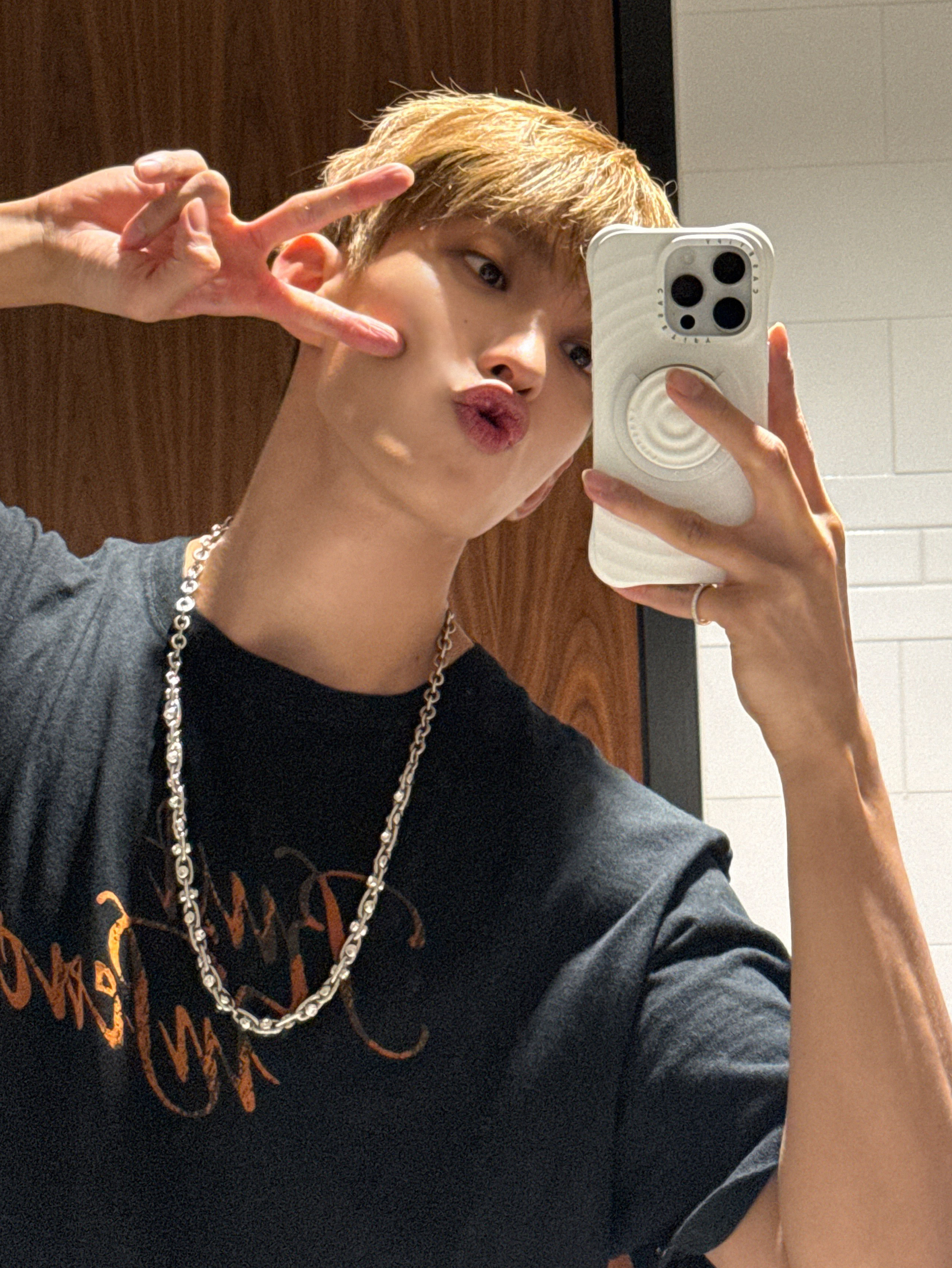 Behind-the-scenes cut of DK (SEVENTEEN)