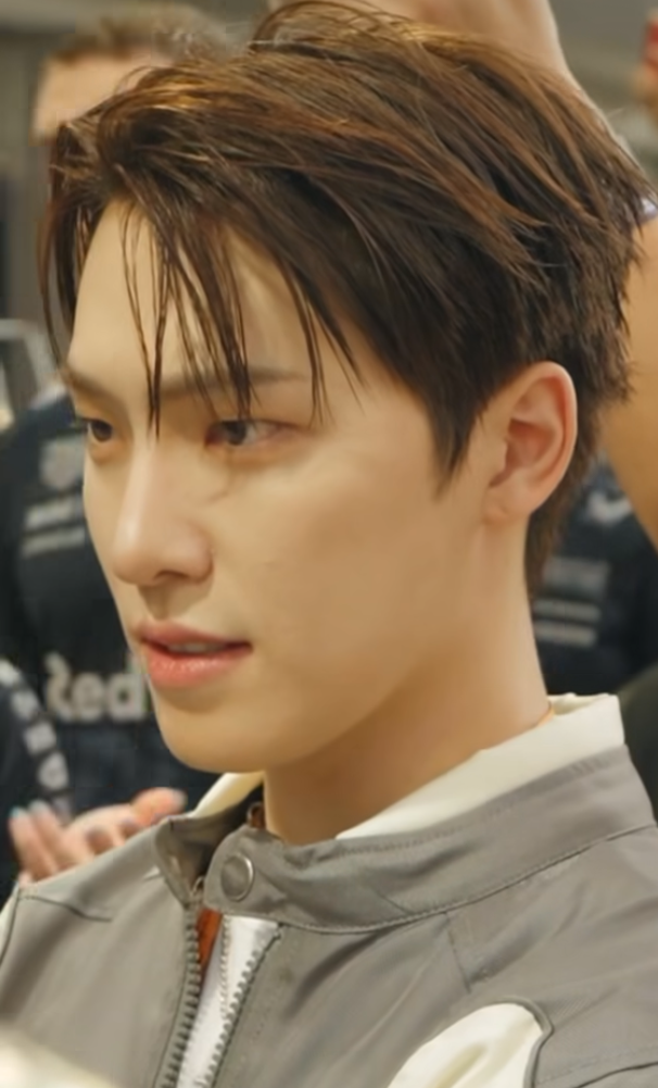 Recent activity shot of Dino (SEVENTEEN)