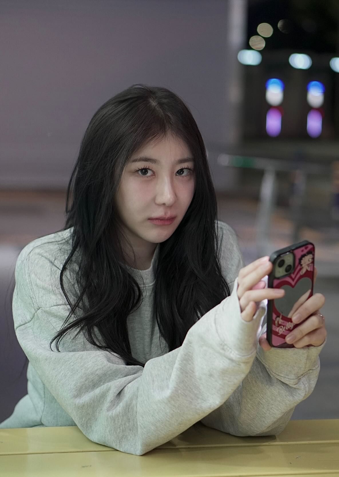 Behind-the-scenes cut of Lee Chaeyeon