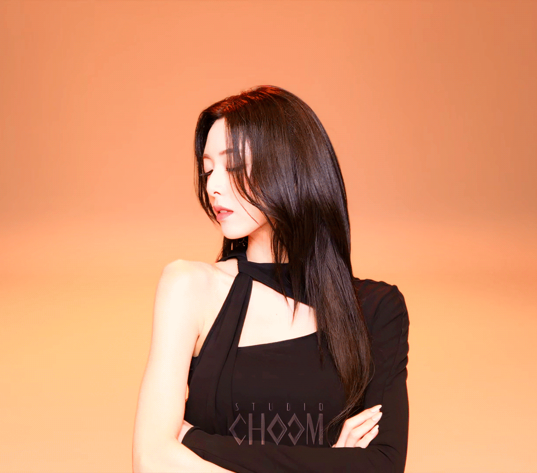 Behind-the-scenes cut of Yuna (ITZY)