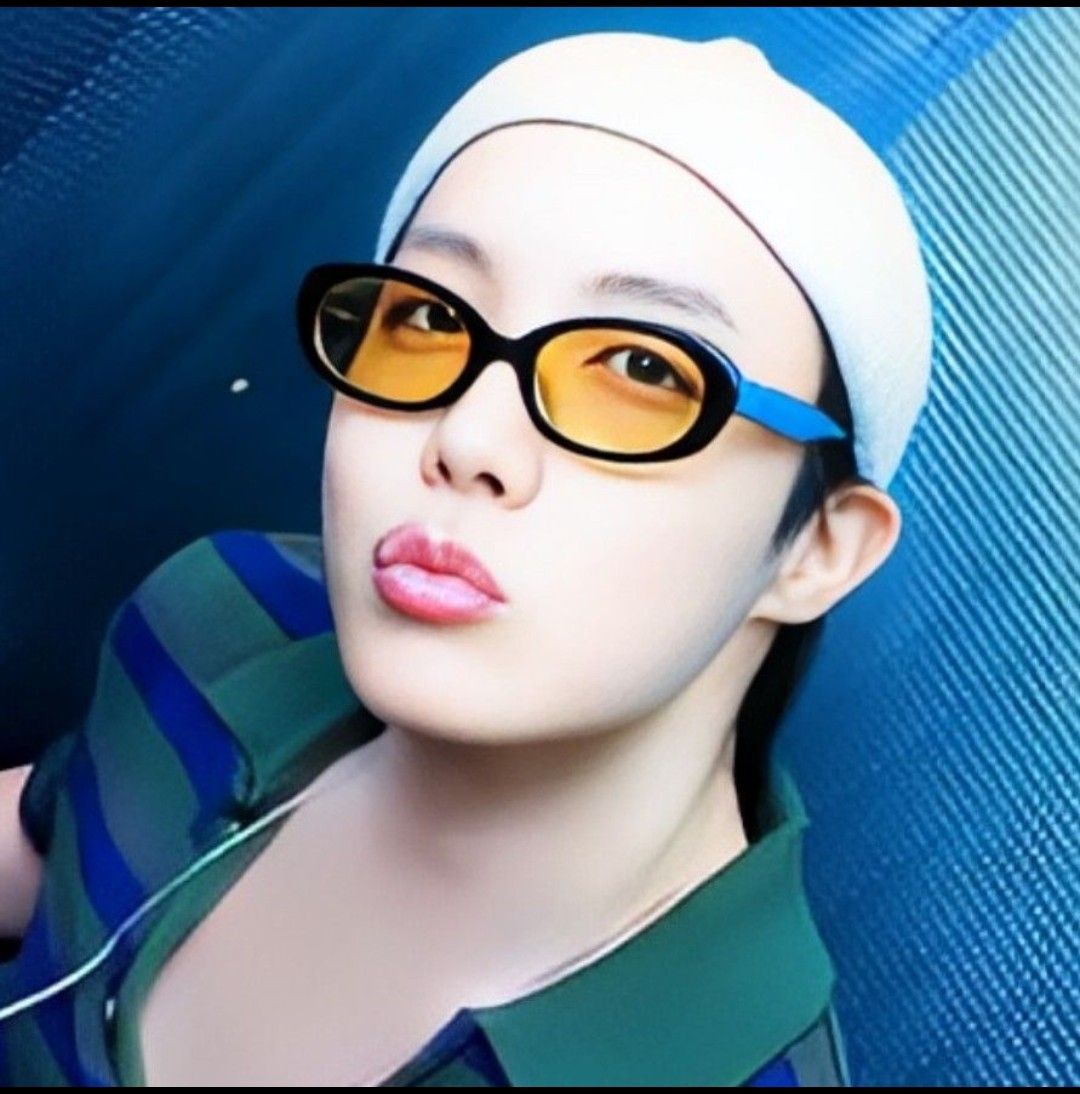 제이홉 (방탄소년단)의 최신 사진