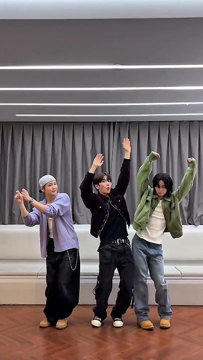 Behind-the-scenes cut of TNX