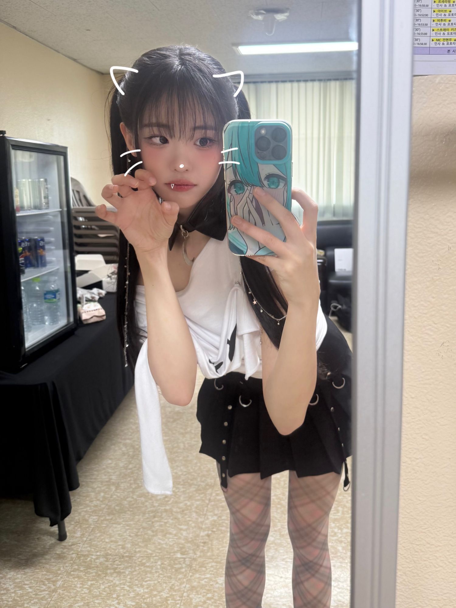 Latest photo of QWER