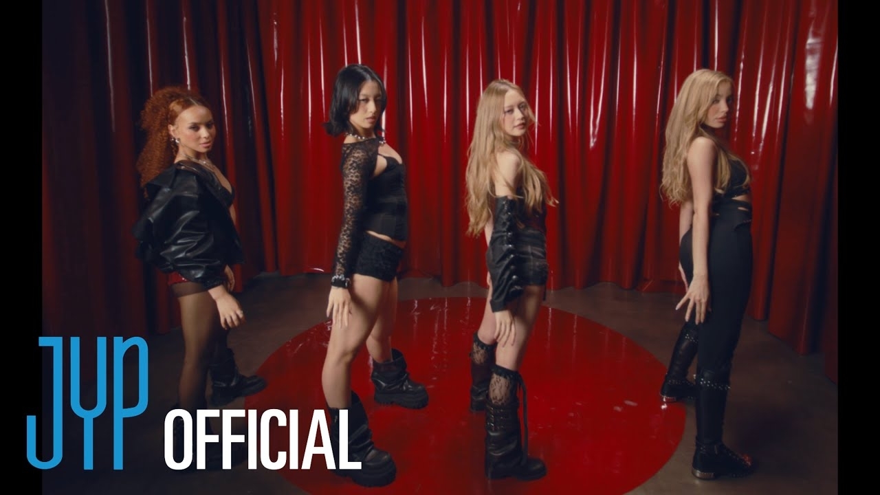 A moment captured by GIRLSET's fan