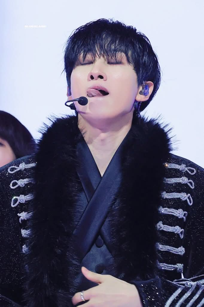 A moment captured by Eunhyuk (Super Junior)'s fan