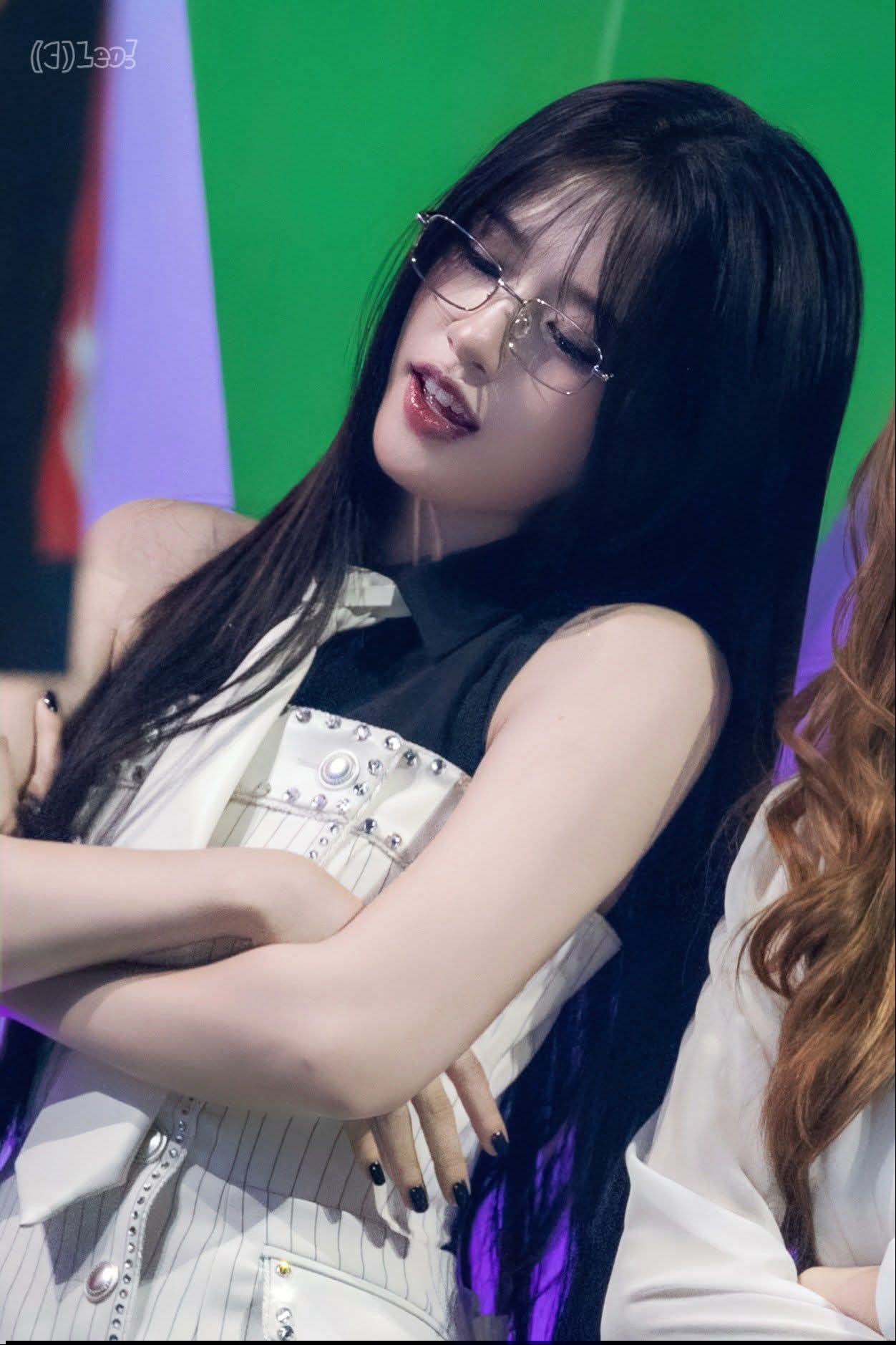 안유진 (IVE) 최근 활동샷