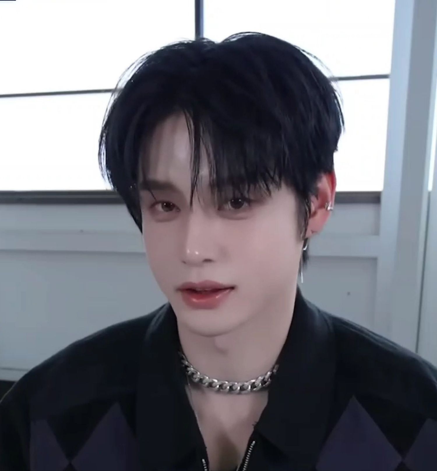Latest photo of Kim Jiwoong (ZEROBASEONE)