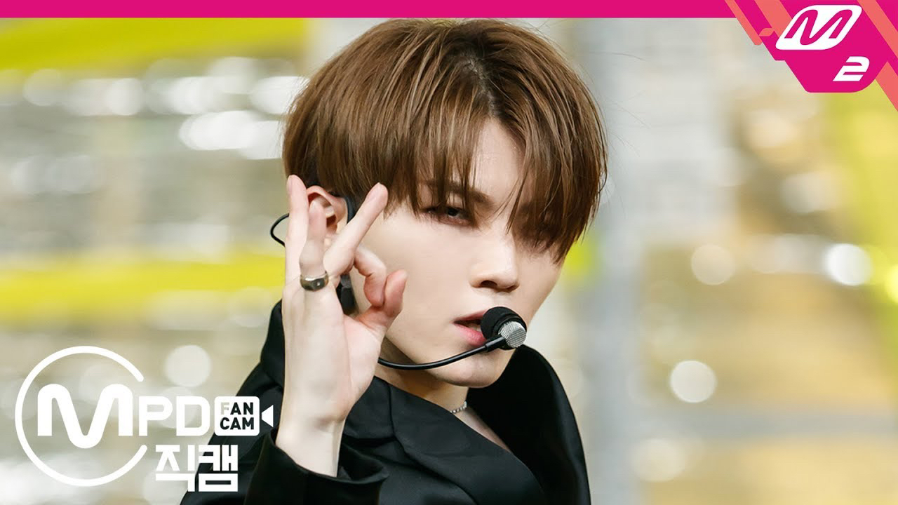 A moment captured by Woozi (SEVENTEEN)'s fan