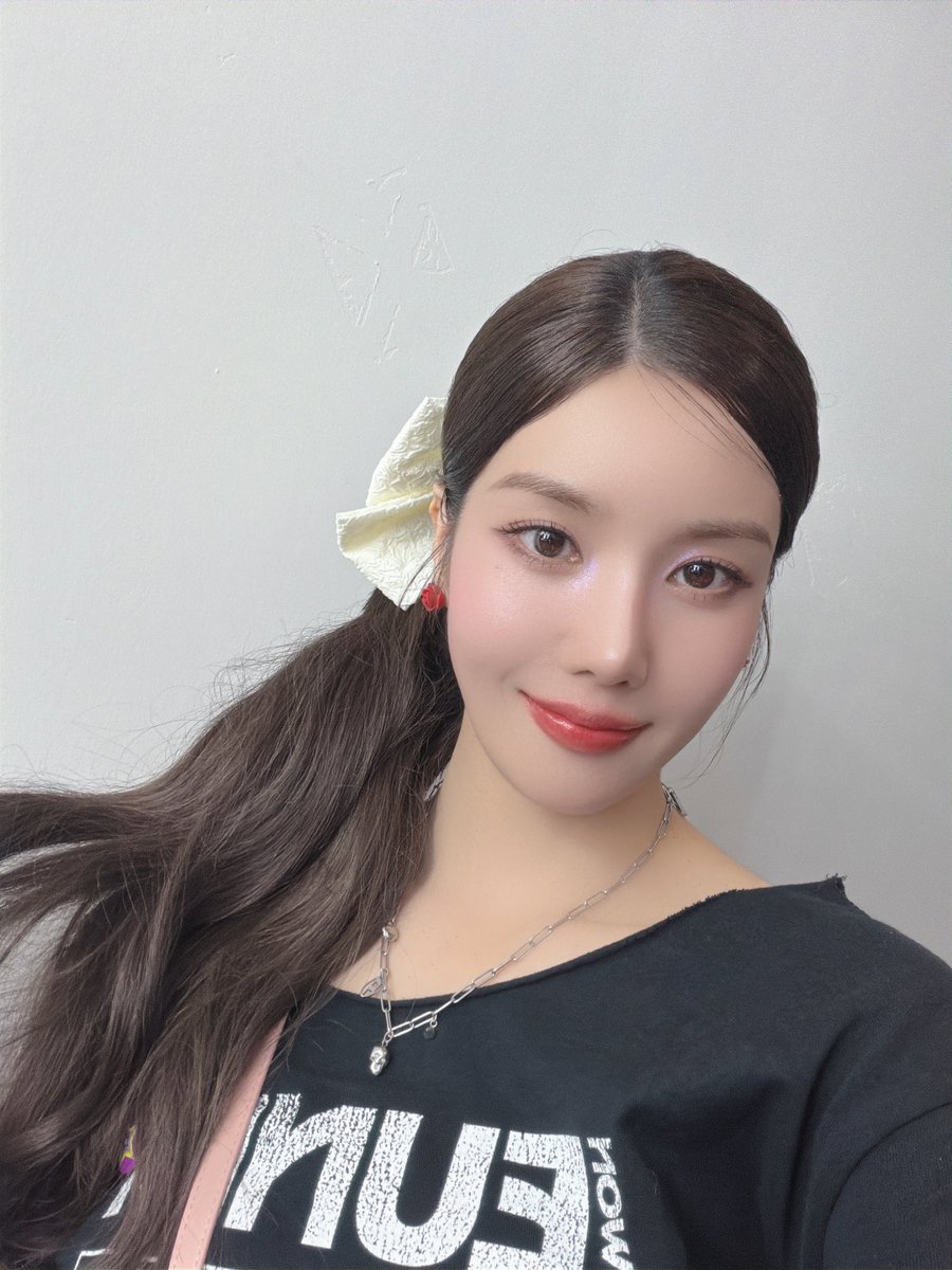 Behind-the-scenes cut of Kwon Eunbi