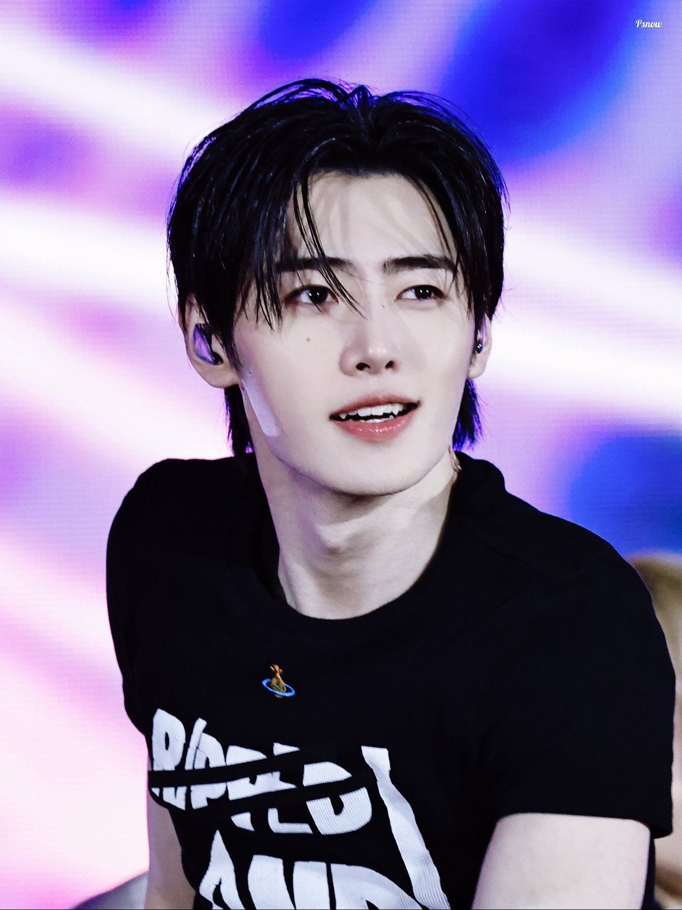 Latest photo of Sunghoon (ENHYPEN)