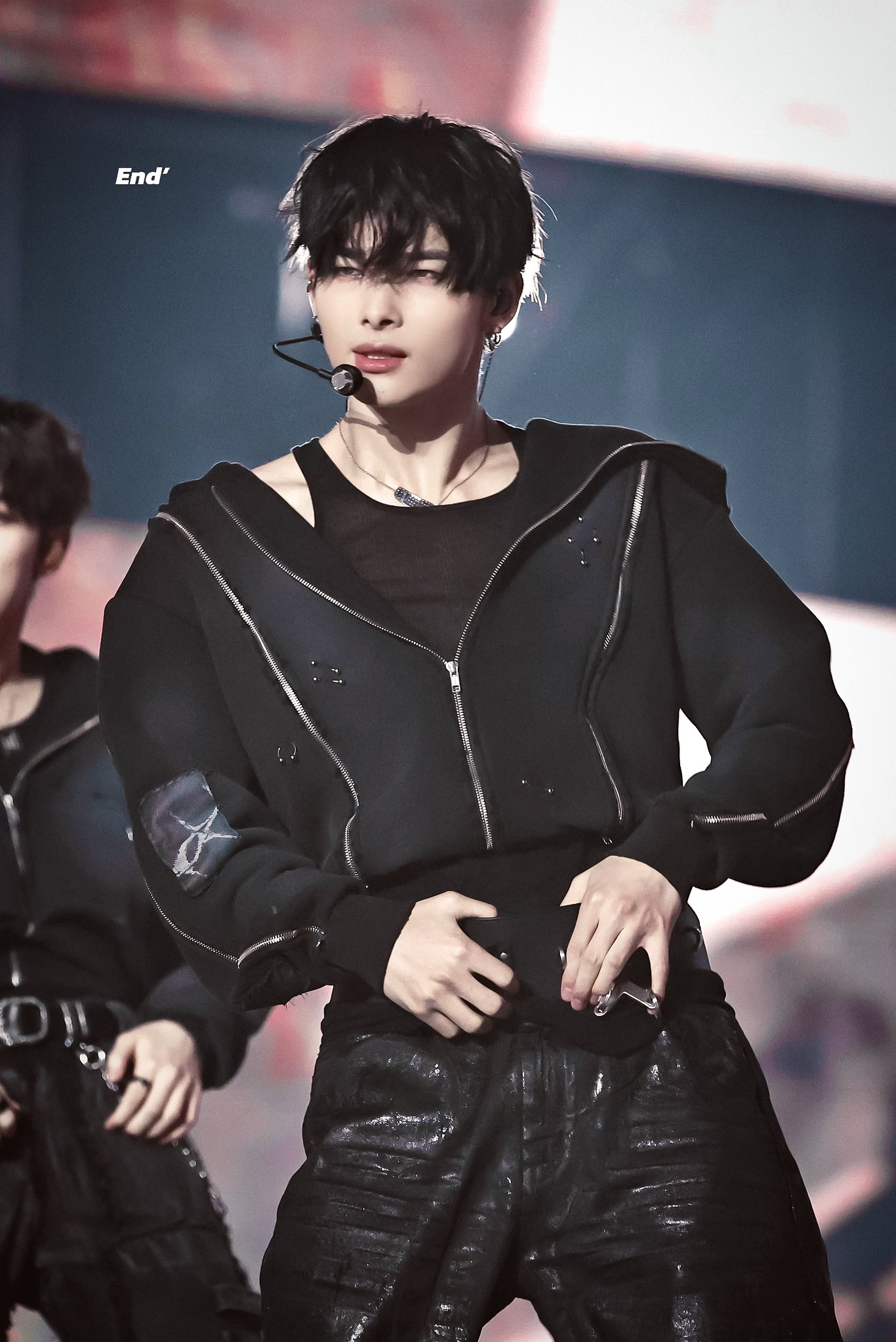 Foto terbaru NI-KI (ENHYPEN)