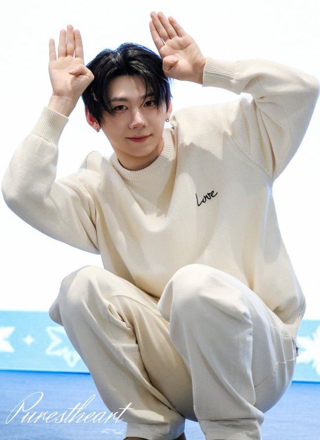 Recent activity shot of Park Han (AHOF)