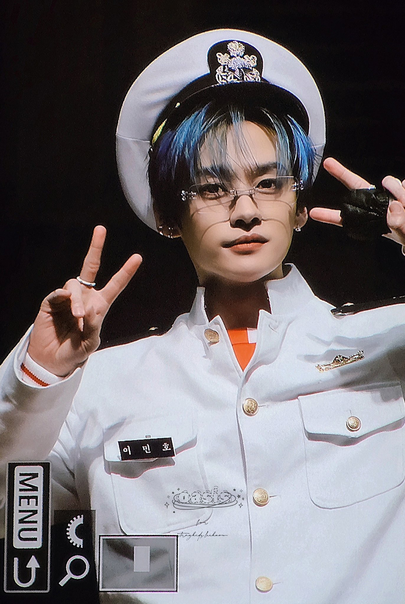 A moment captured by Lee Know (Stray Kids)'s fan