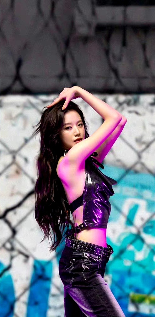 Behind-the-scenes cut of Shuhua (i-dle)