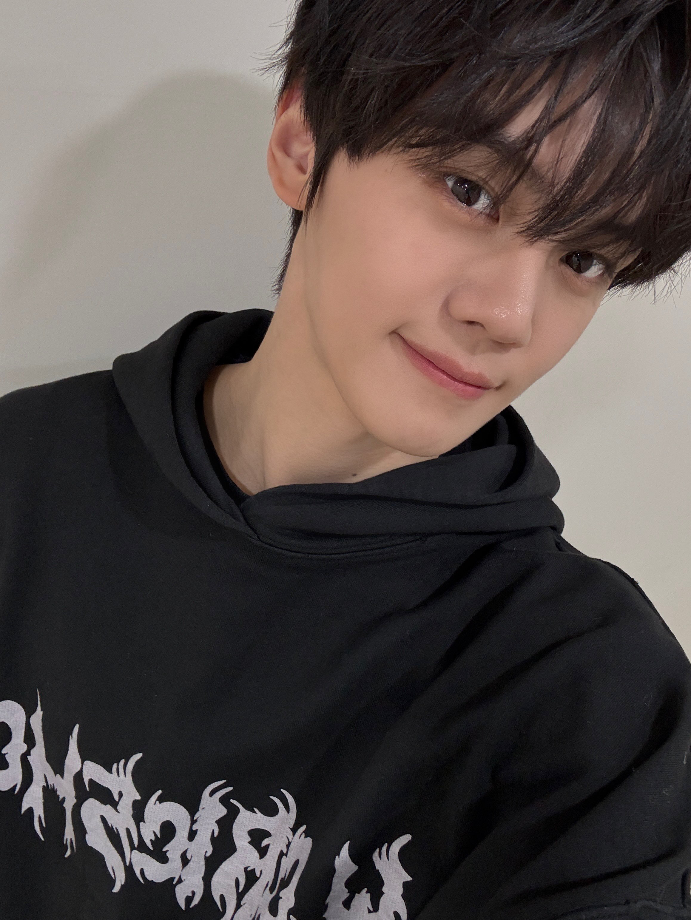 Behind-the-scenes cut of Kim Gyuvin (ZEROBASEONE)