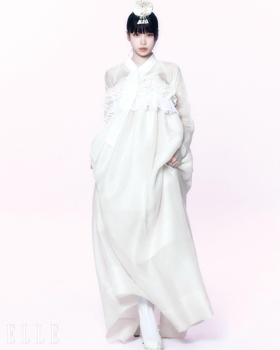 Behind-the-scenes cut of Kim Chaewon (LE SSERAFIM)