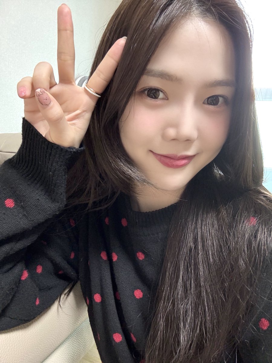 A moment captured by OH MY GIRL's fan