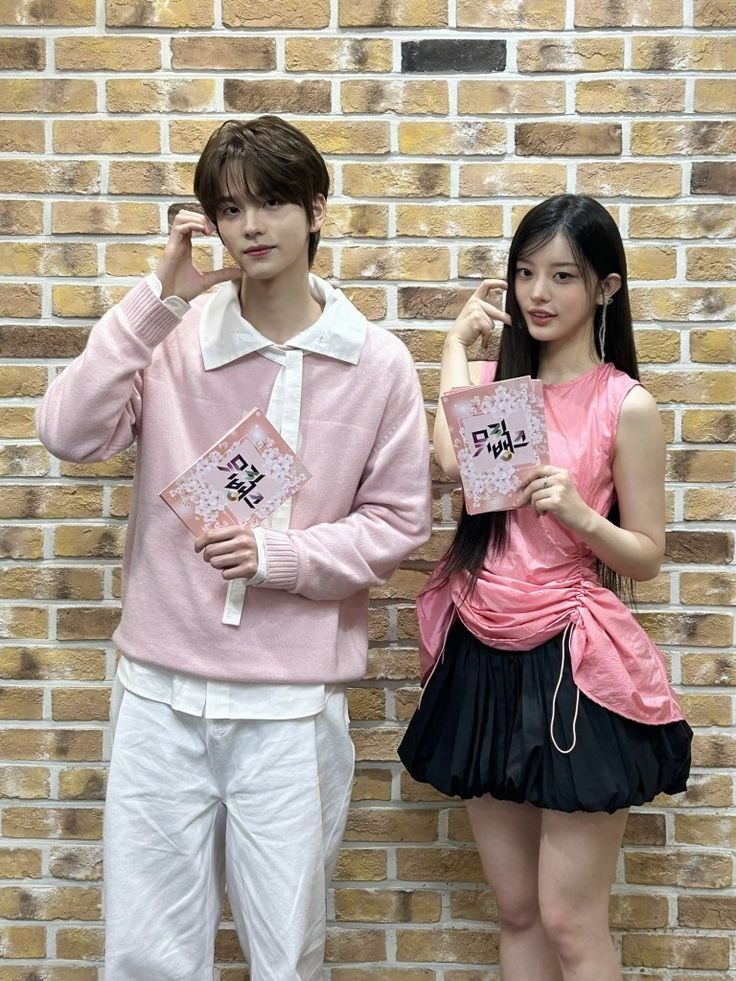 Latest photo of Minju (ILLIT)