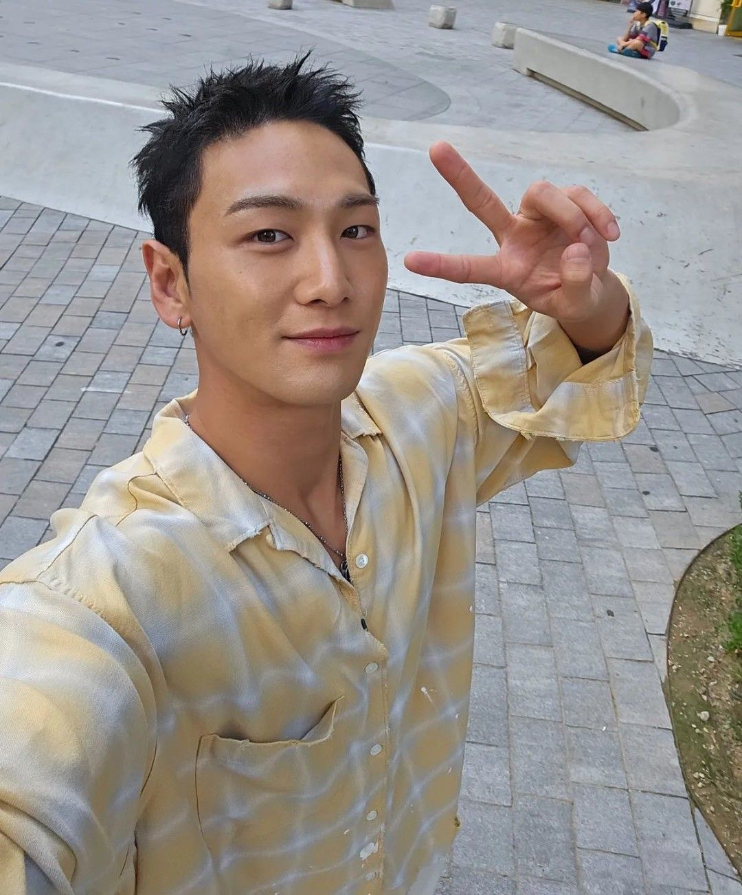 Latest photo of Baekho