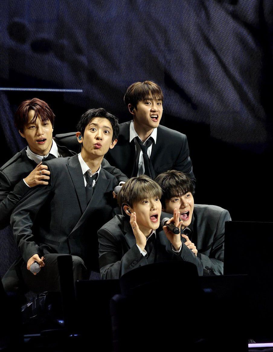 Foto aktivitas terbaru EXO