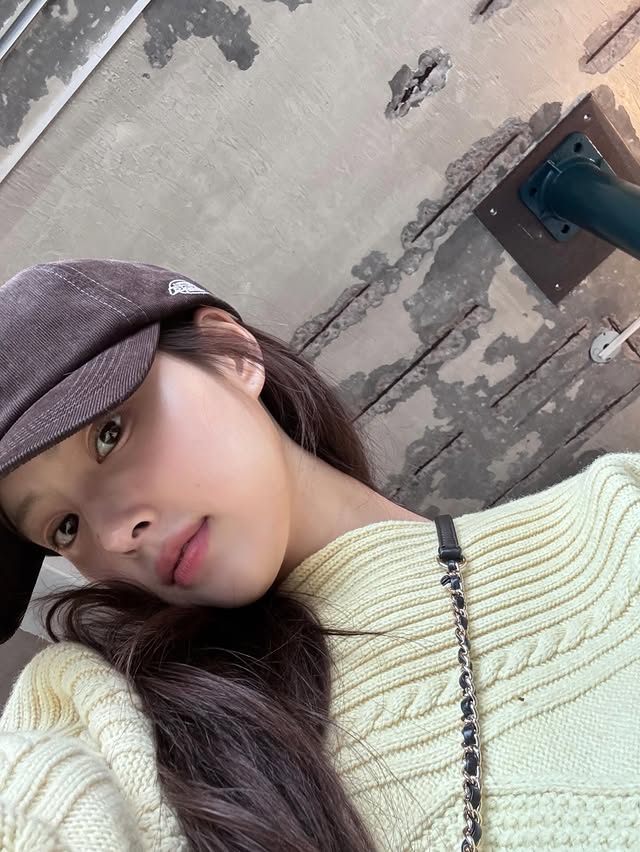 Latest photo of Kang Hyewon