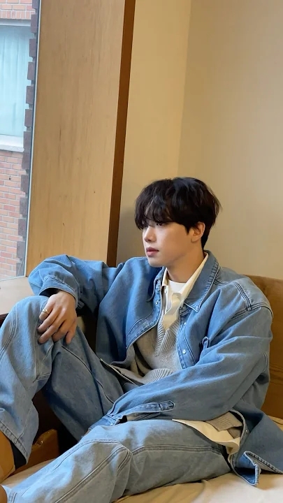 Behind-the-scenes cut of Lim Youngmin