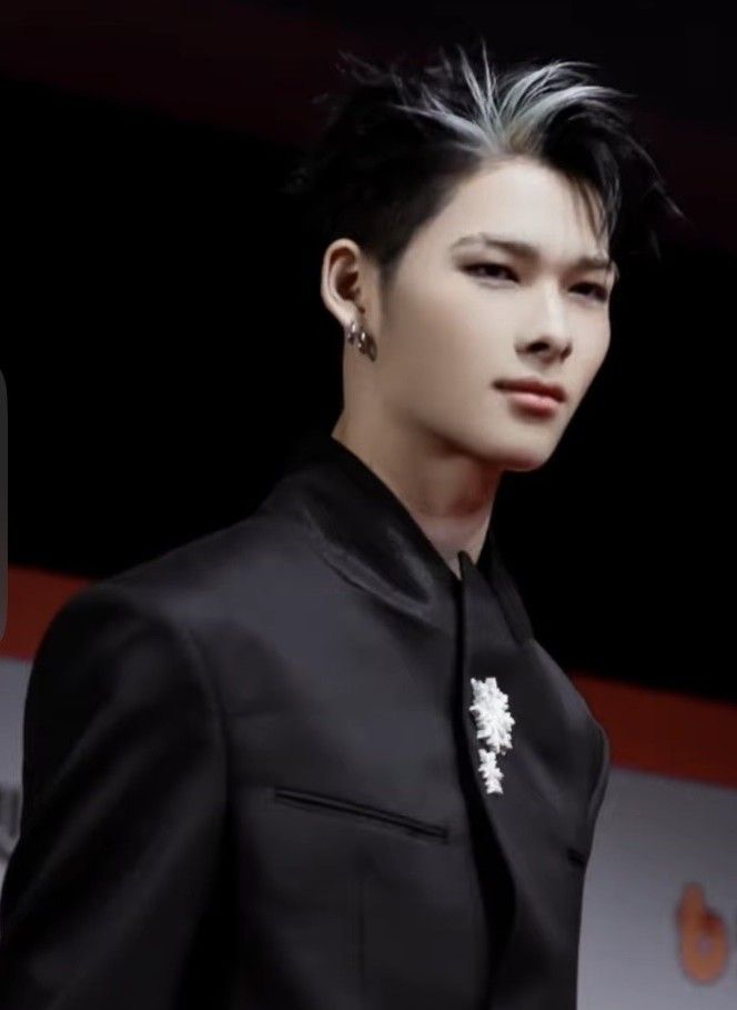 NI-KI (ENHYPEN)的最新活动照片