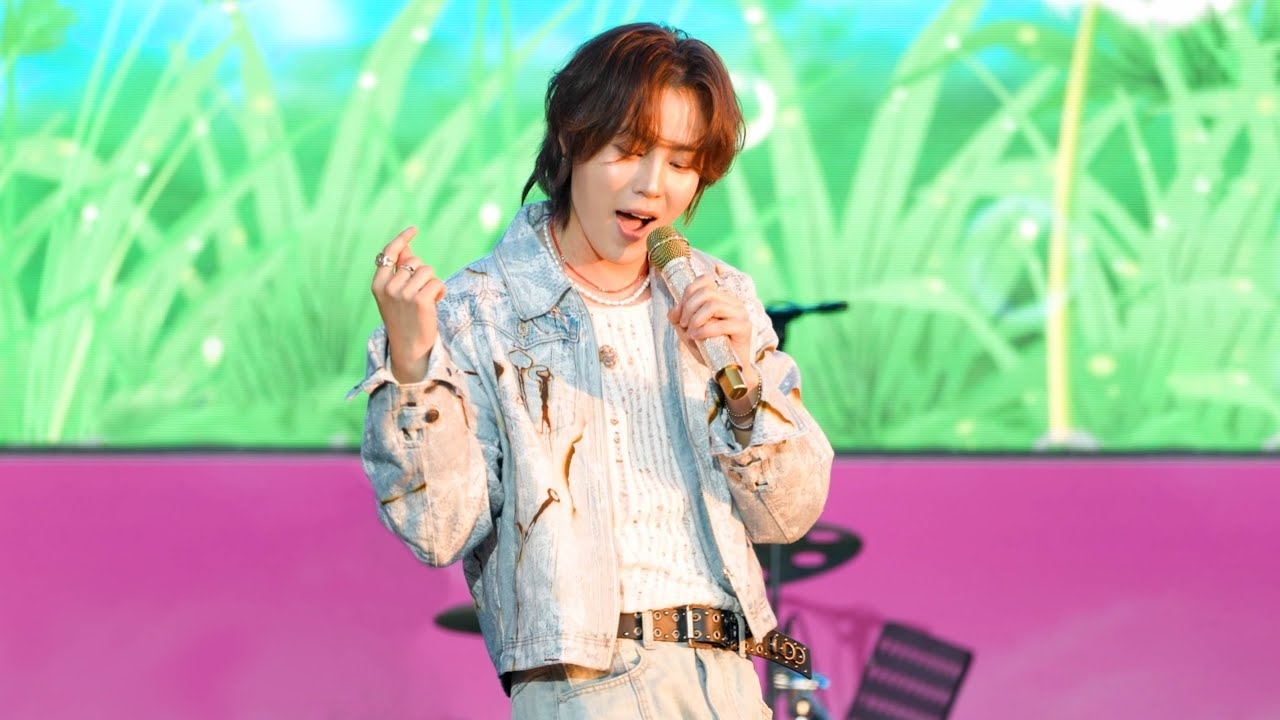 Recent activity shot of Ha Sungwoon