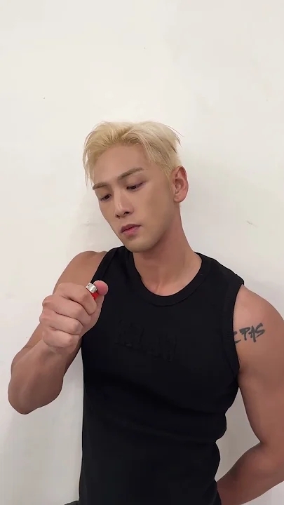 백호 커뮤니티에서 인기있는 오늘의 배경화면