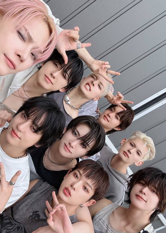 Latest photo of &TEAM