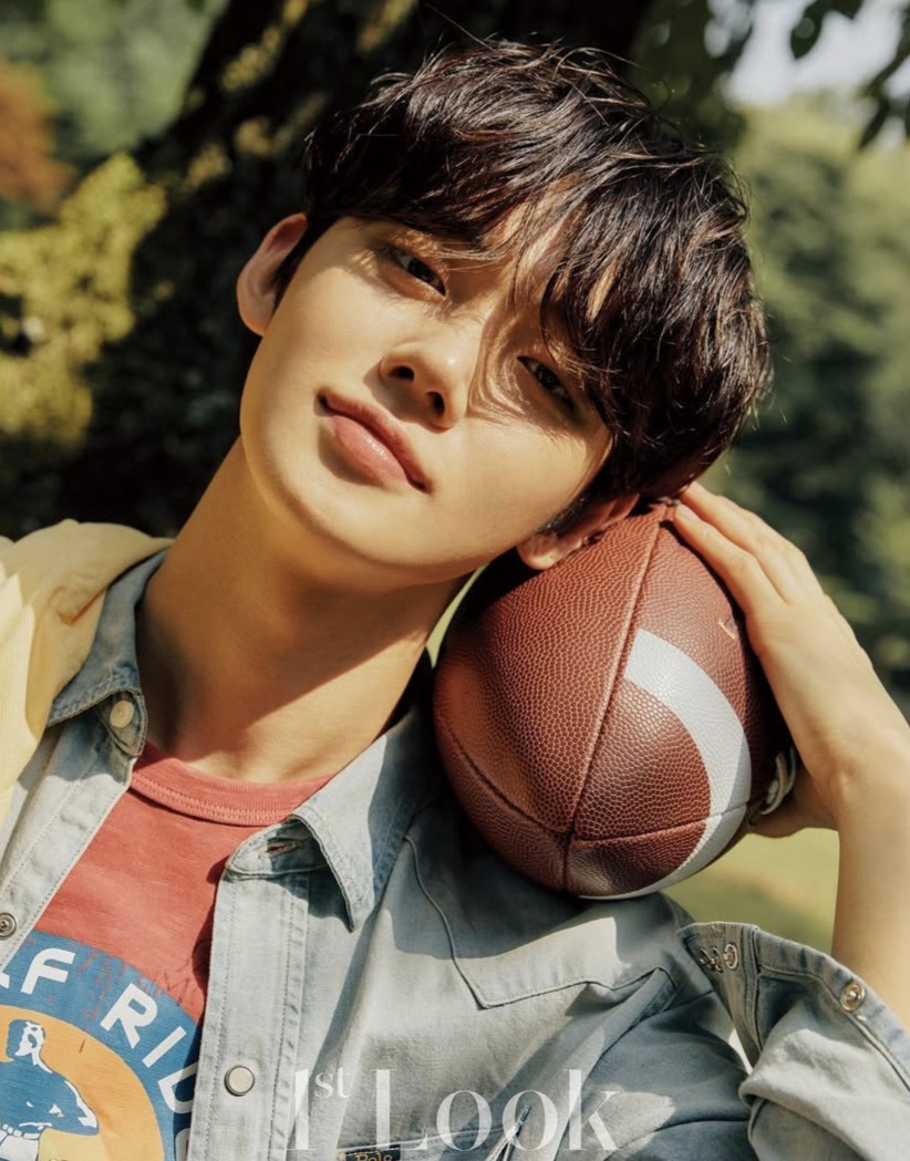 Foto aktivitas terbaru Yeonjun (TOMORROW X TOGETHER)