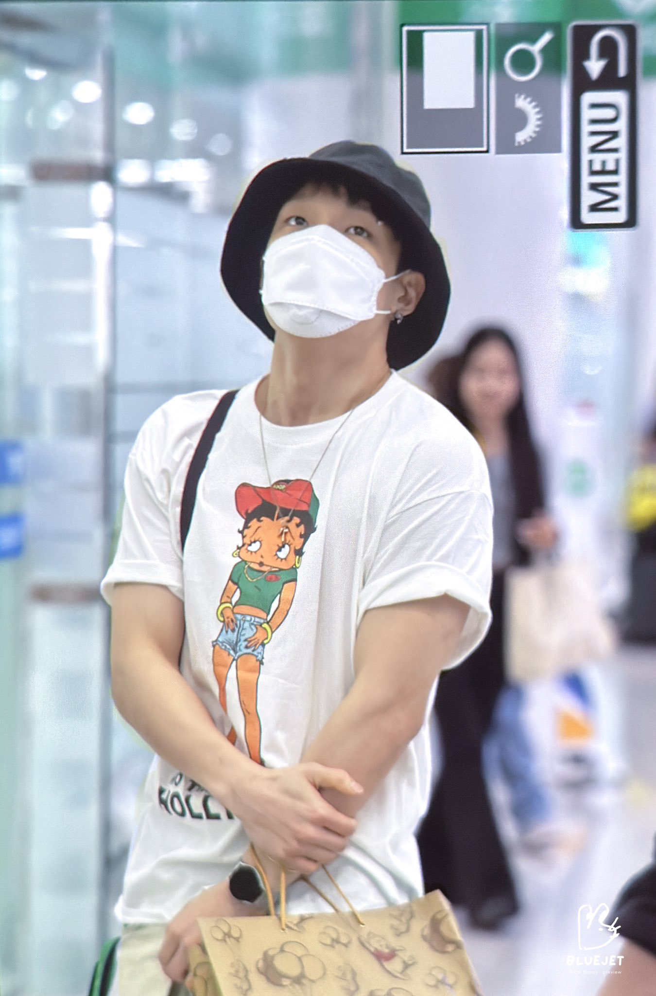 Recent activity shot of BOBBY (iKON)