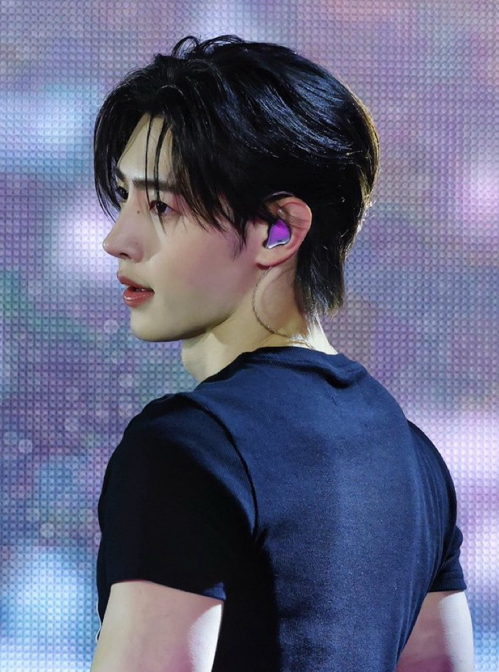 Recent activity shot of Sunghoon (ENHYPEN)