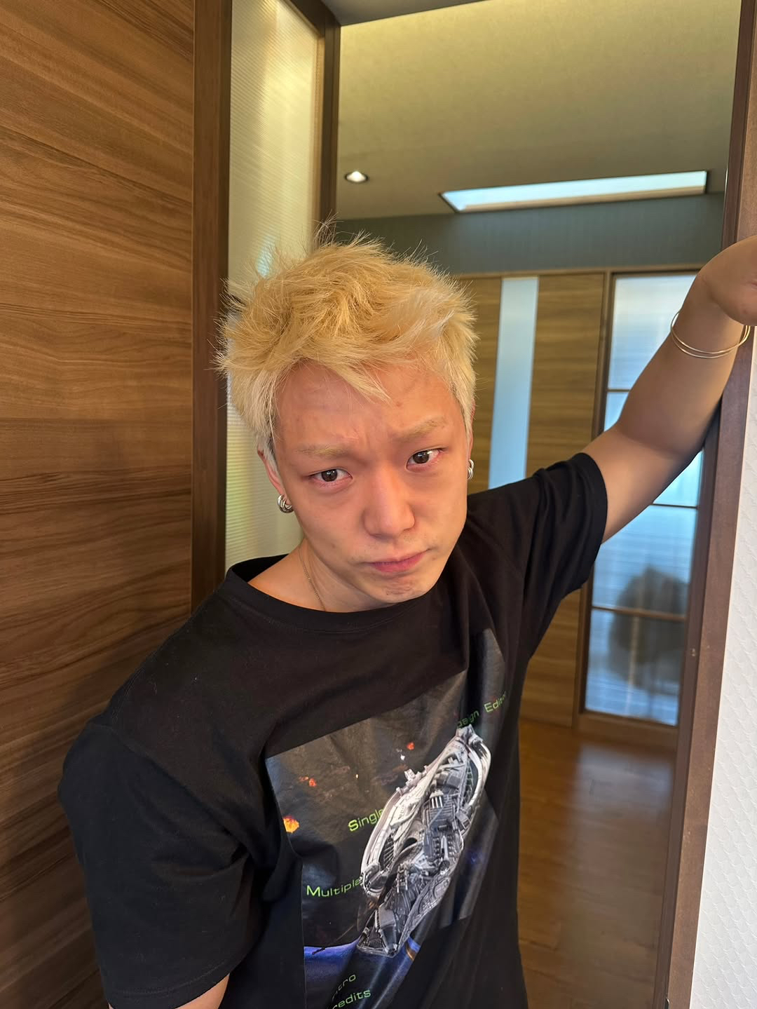 Recent activity shot of BOBBY (iKON)