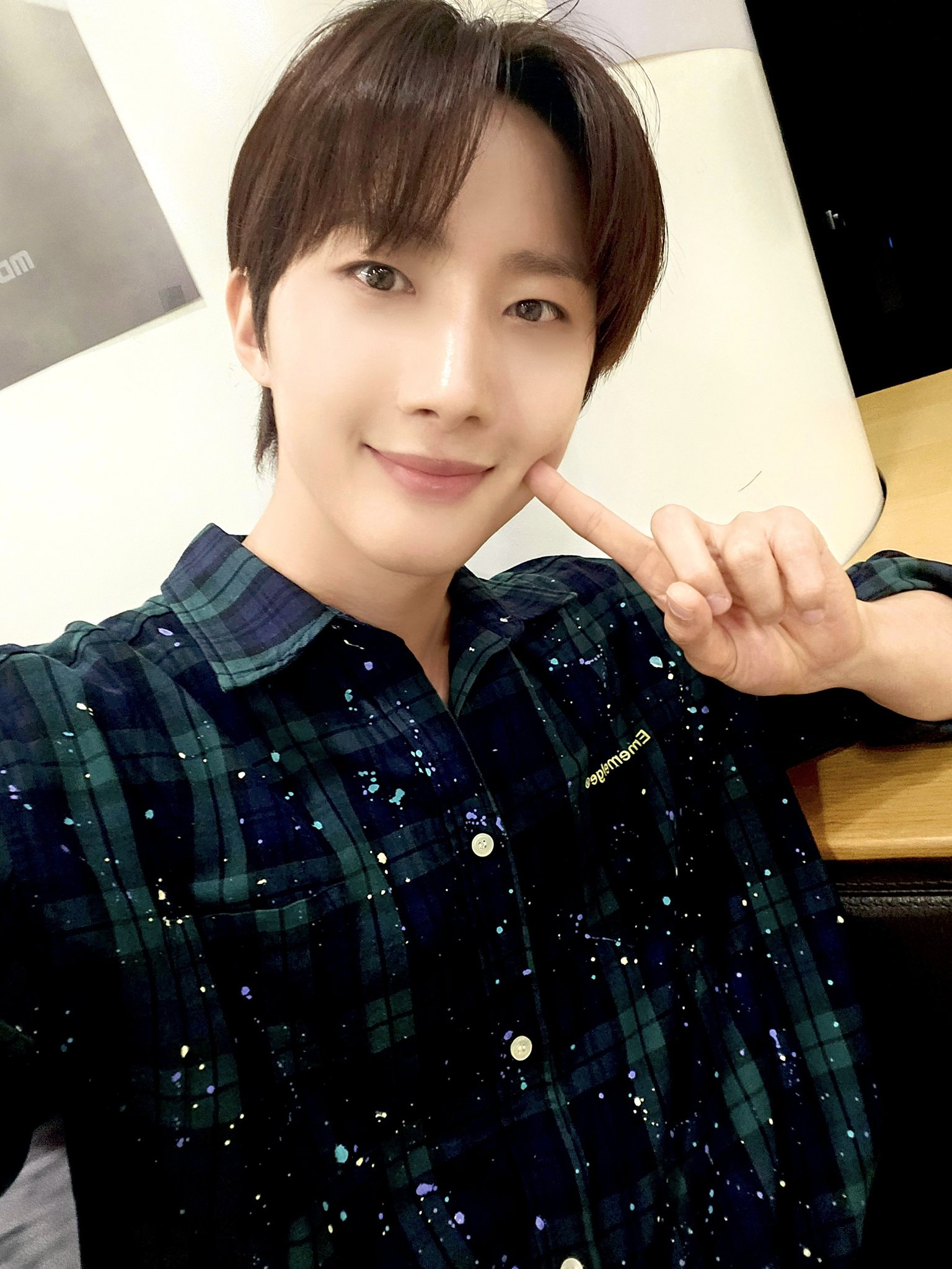Recent activity shot of Hui (PENTAGON)