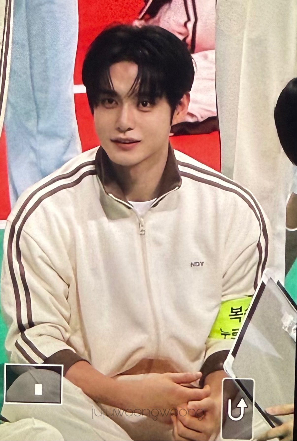 Behind-the-scenes cut of Kim Jiwoong (ZEROBASEONE)