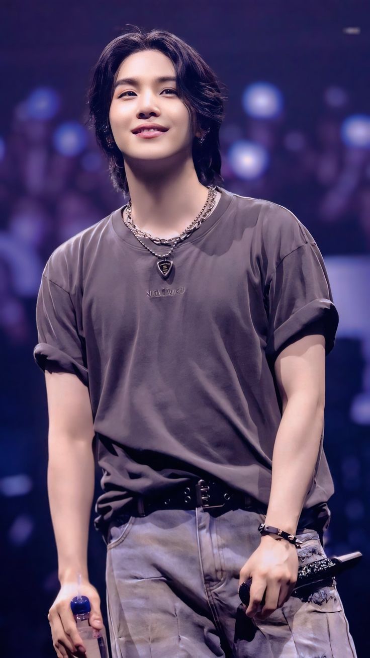 Fandom-recommended wallpaper image of SUGA (BTS)