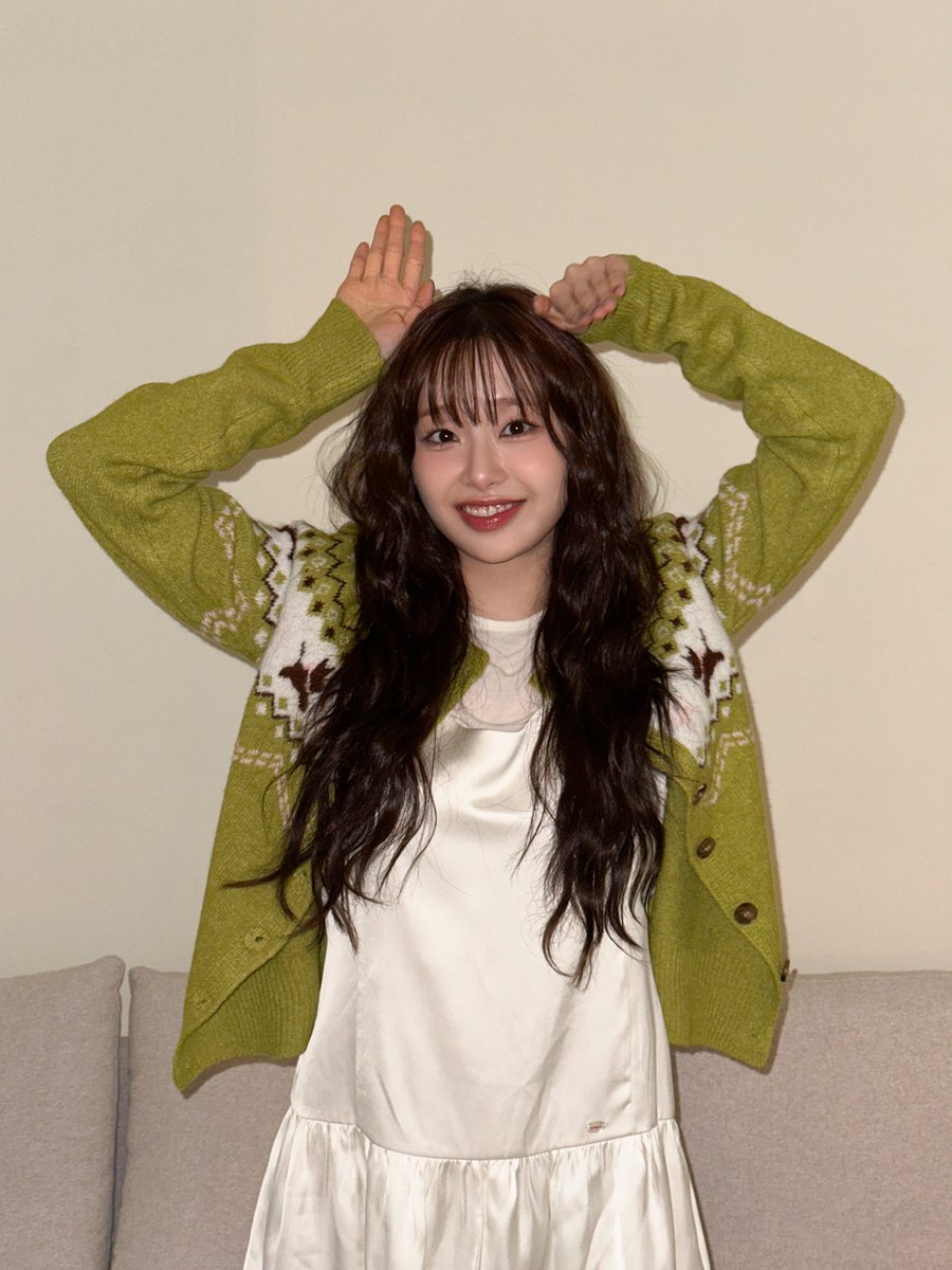 Behind-the-scenes cut of Chuu