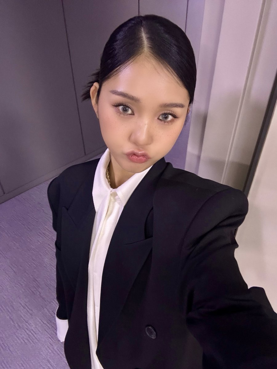 Foto aktivitas terbaru OH MY GIRL