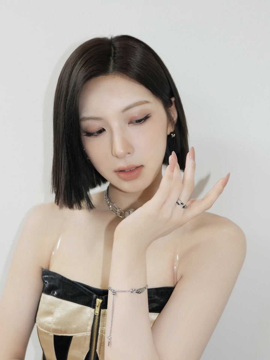 Latest photo of NMIXX