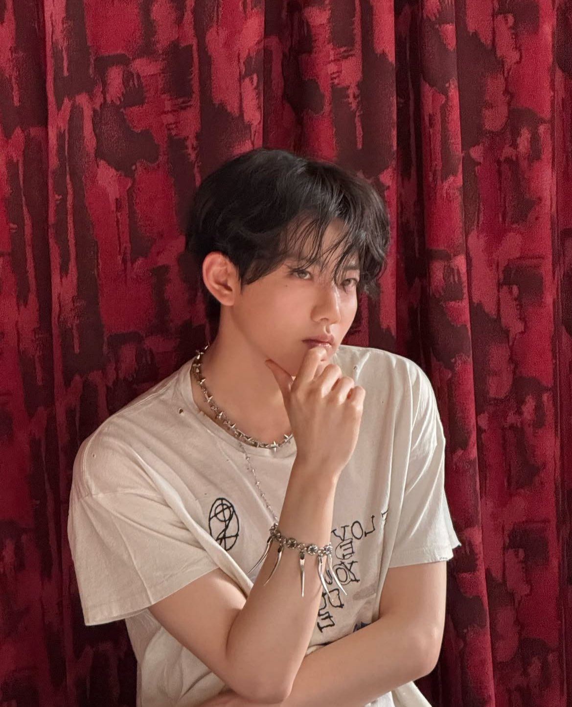 Popular K-POP post loved by fans