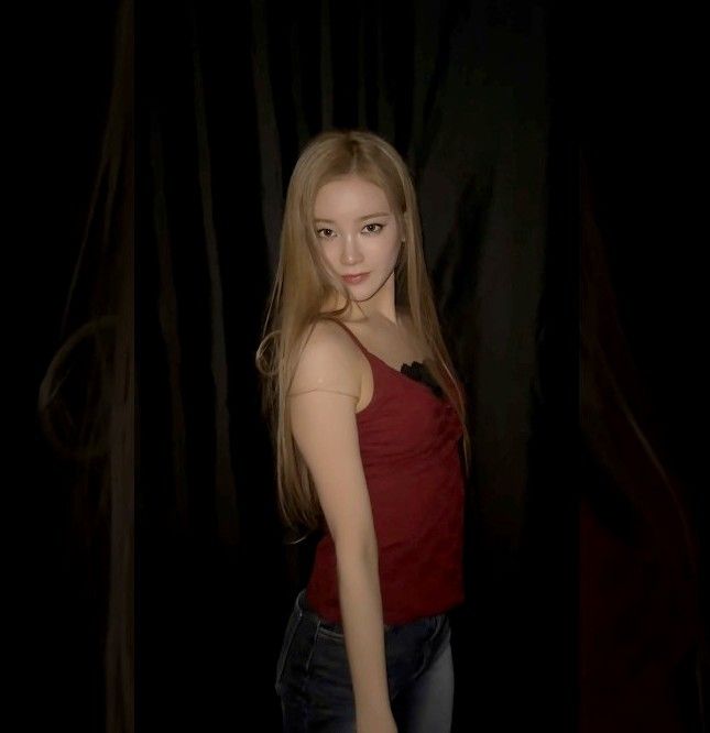 Recent activity shot of Sakurai Miu (ME:I)