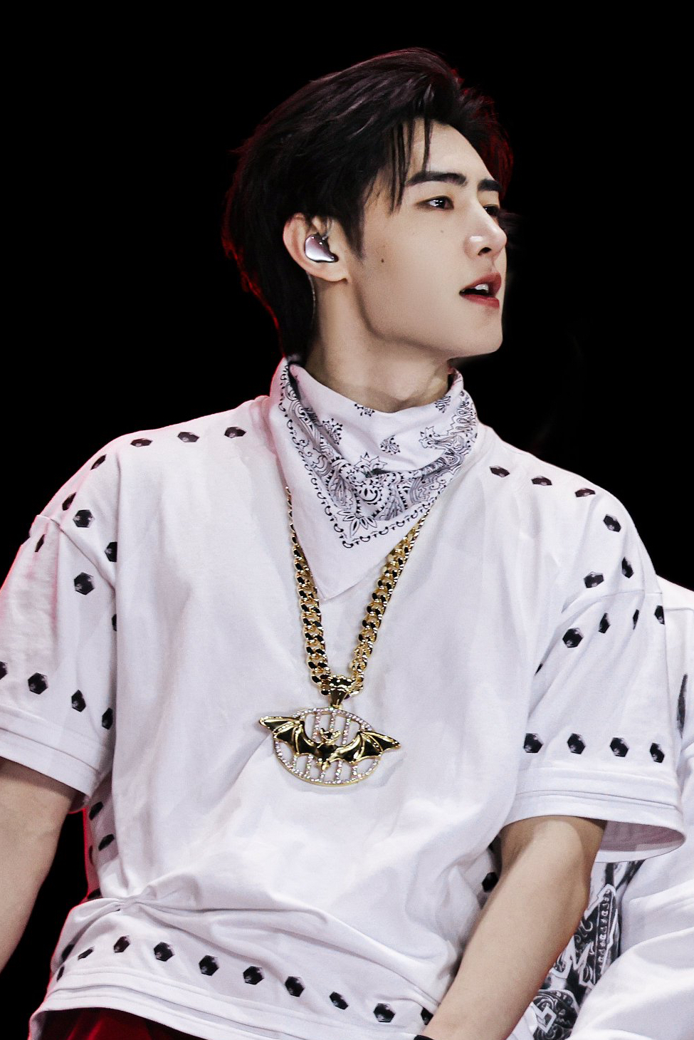 Latest photo of Sunghoon (ENHYPEN)