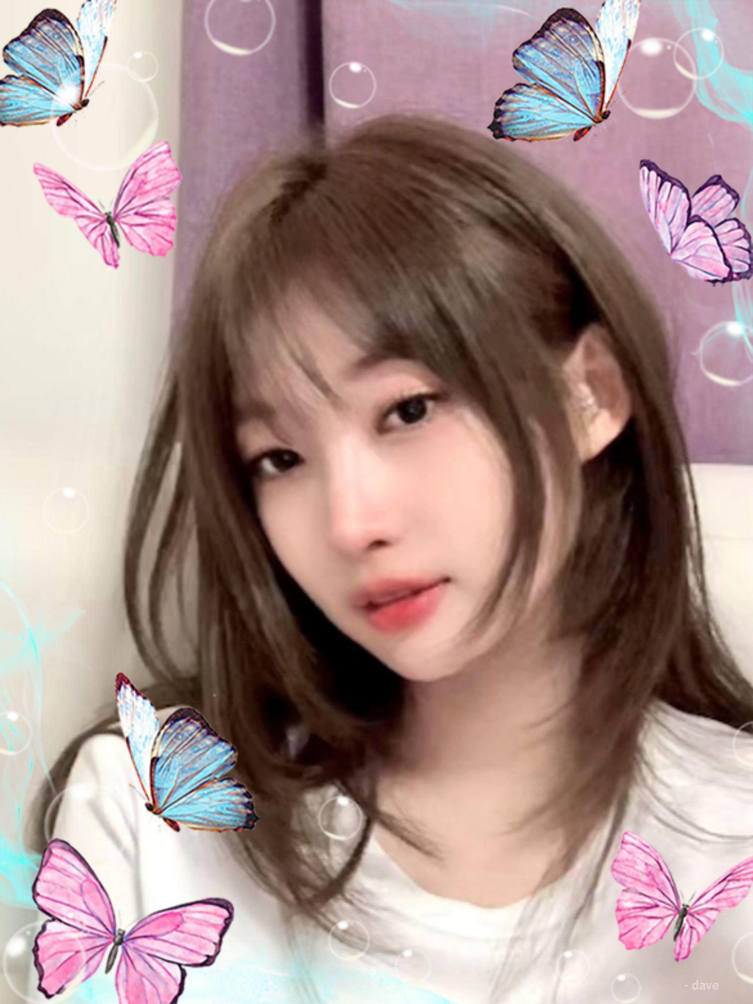 Recent activity shot of Sihyeon (EVERGLOW)