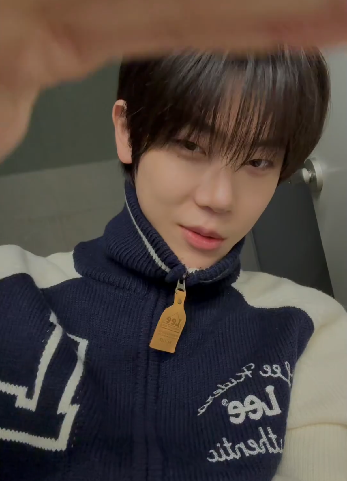 Recent activity shot of Jang Yeojun (CLOSE YOUR EYES)