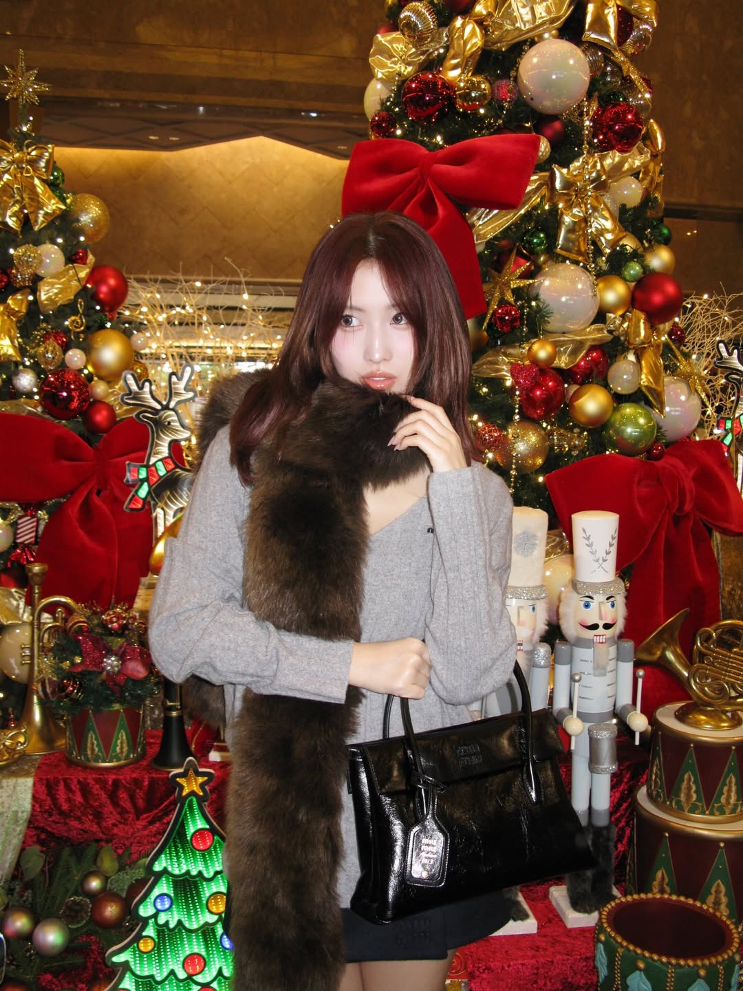 Foto aktivitas terbaru Momo (TWICE)