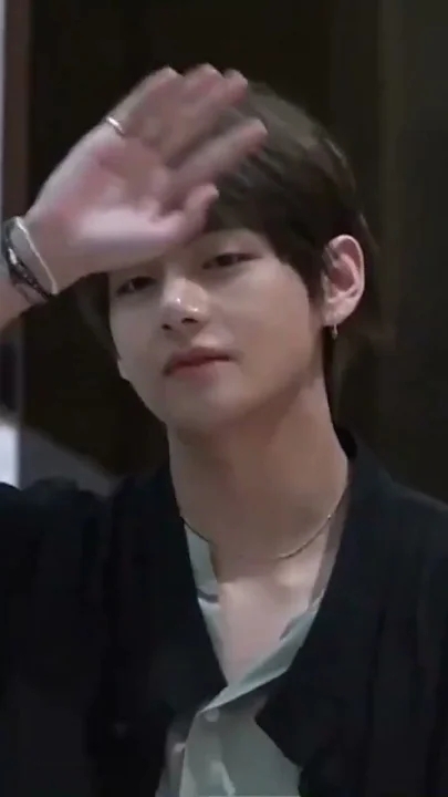 A heartfelt wallpaper shared by V (BTS)'s fans