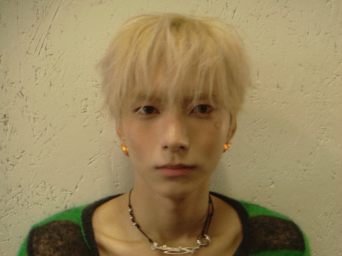 A moment captured by Xdinary Heroes's fan